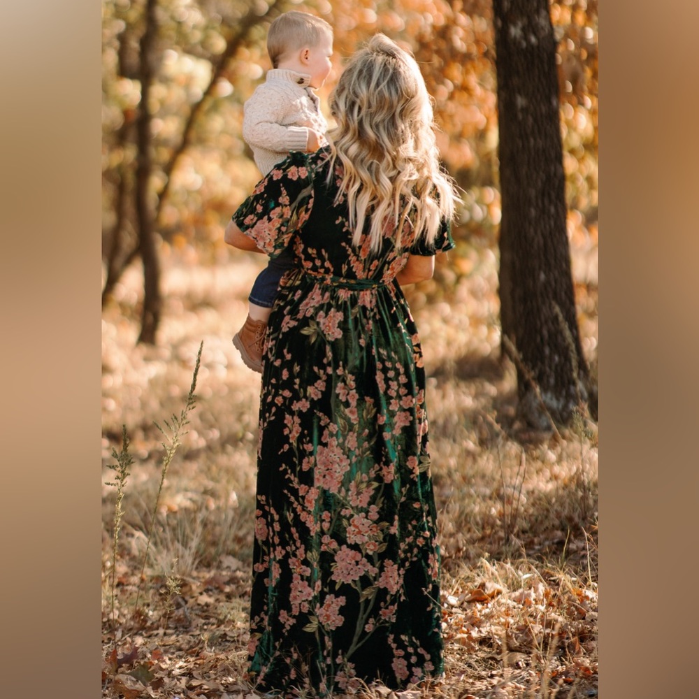 GORGEOUS emerald and floral velvet Dress
